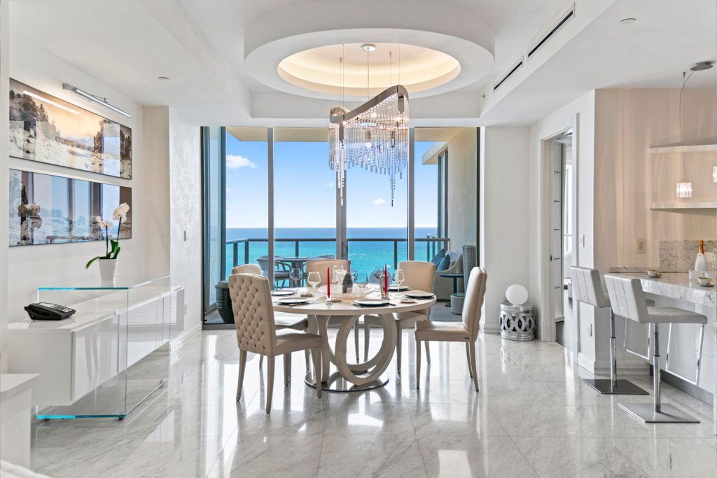 Exclusive Luxury Condo 03
